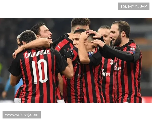 AC米兰与那不勒斯巅峰对决 两大豪门谁能笑到最后