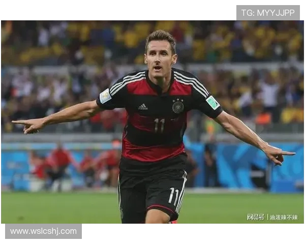 永不言弃的射手米罗斯拉夫克洛泽传奇生涯与精神力量