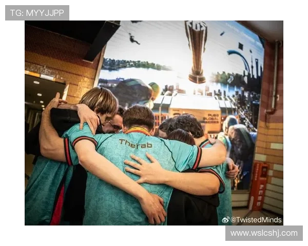 《Twisted Minds绝地求生战队全新挑战揭秘队员成长与赛事背后的故事》 《Twisted Minds绝地求生战队全新挑战揭秘队员成长与赛事背后的故事》